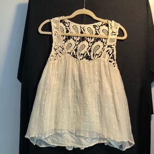 Anthropology TJ Collection lacy lined cotton top M